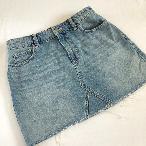 Hollister- High-Rise Jean Skirt Size 5 - Picture 1 of 6